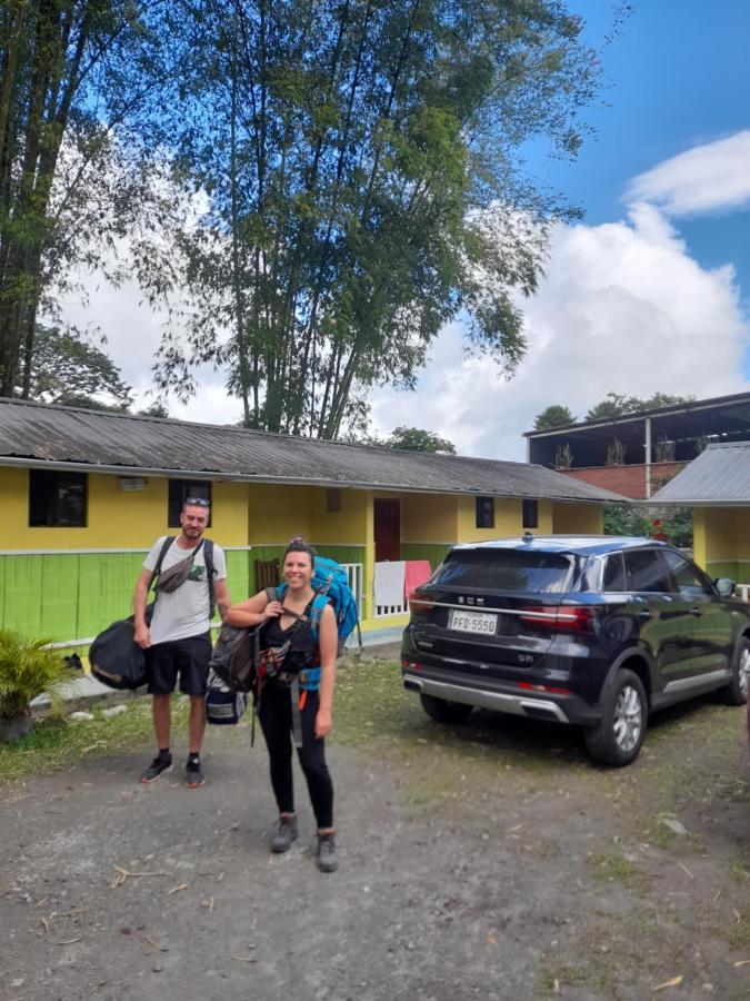 Hotel Hostal Henrry'S Mindo Esterno foto