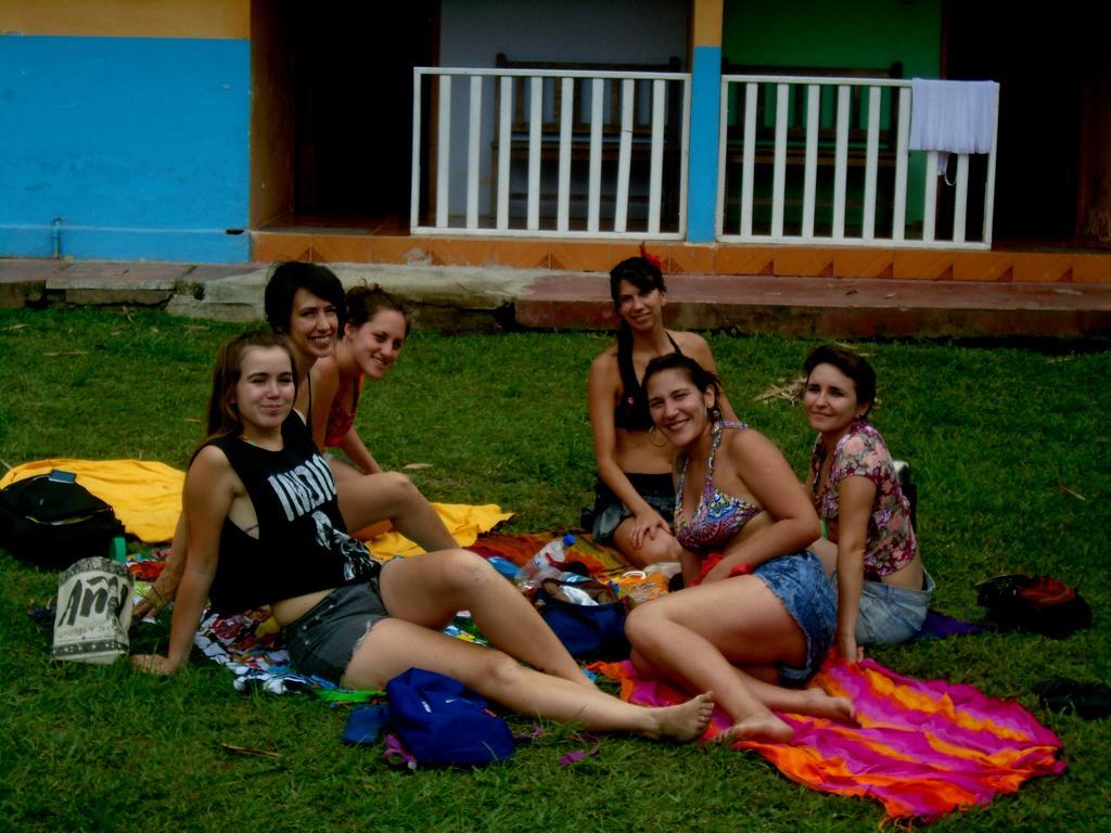 Hotel Hostal Henrry'S Mindo Esterno foto