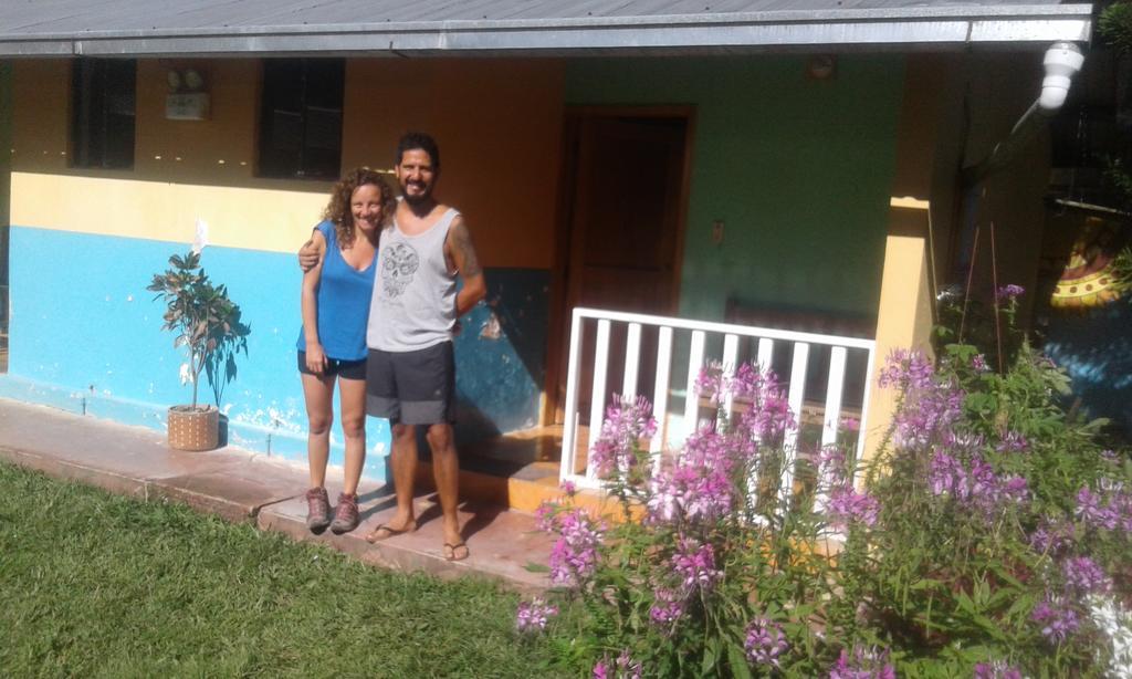 Hotel Hostal Henrry'S Mindo Esterno foto