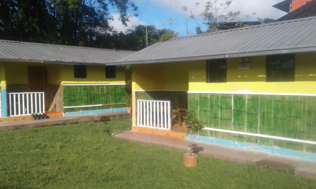 Hotel Hostal Henrry'S Mindo Esterno foto