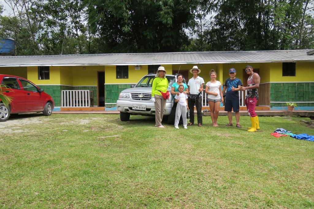 Hotel Hostal Henrry'S Mindo Esterno foto